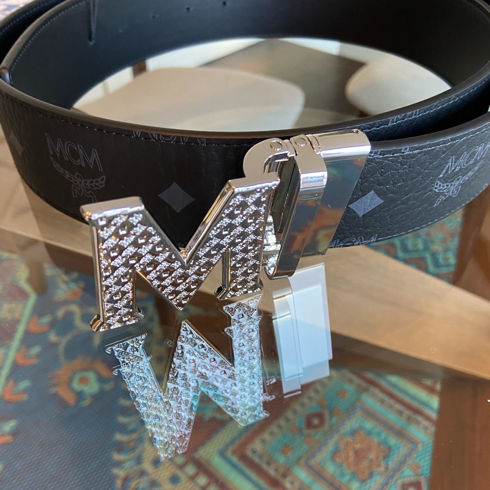 MCM black adjustable reversible belt NWT